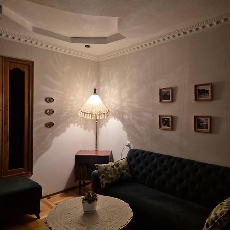 Jacquard Apartment In The Centre Of Кутаиси Экстерьер фото