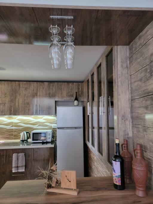 Jacquard Apartment In The Centre Of Кутаиси Экстерьер фото